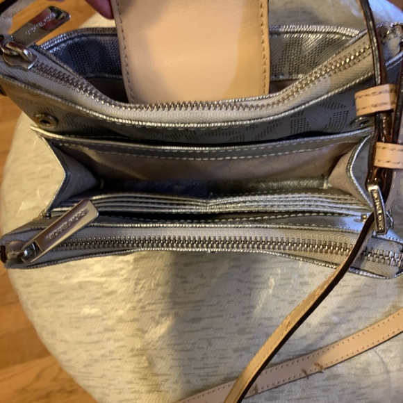 Michael Kors - Picture 3 of 3